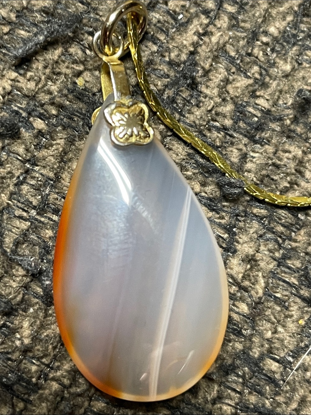 Gold Chain Necklace with Teardrop Agate Pendant - Picture 5 of 7
